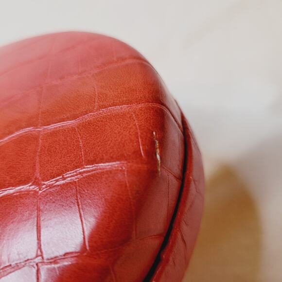 Sondra Roberts red croc embossed leather oval hard case cross body bag - Picture 8 of 14